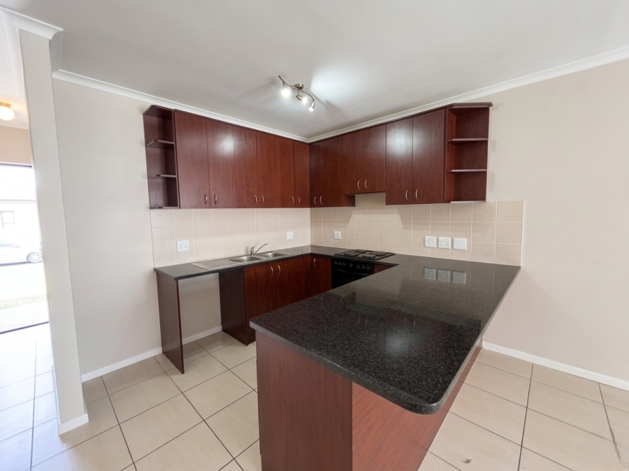 To Let 2 Bedroom Property for Rent in Parklands North Western Cape